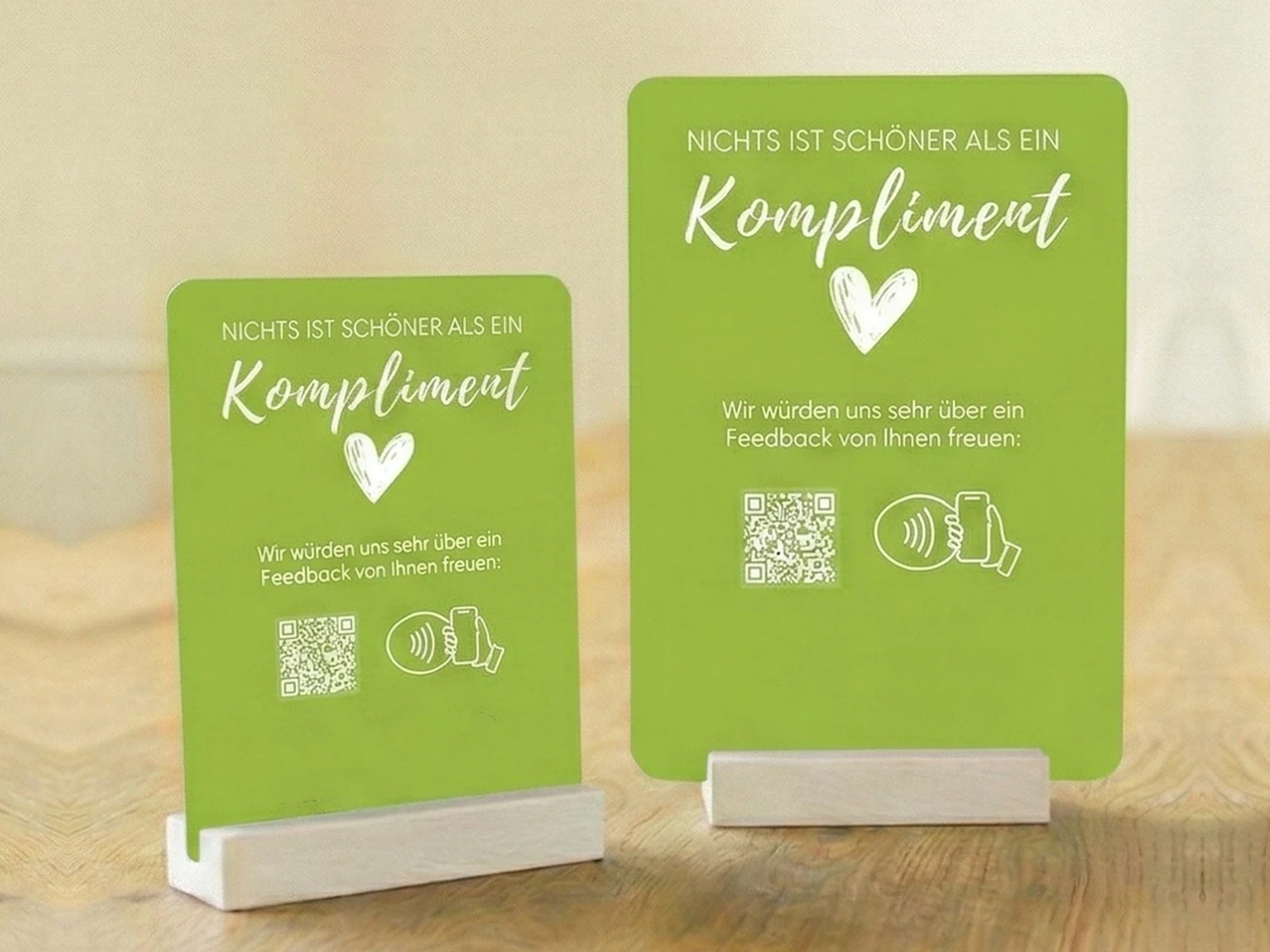 NFC- und QR-Code-Bewertungskarten für die direkte Bewertung vor Ort